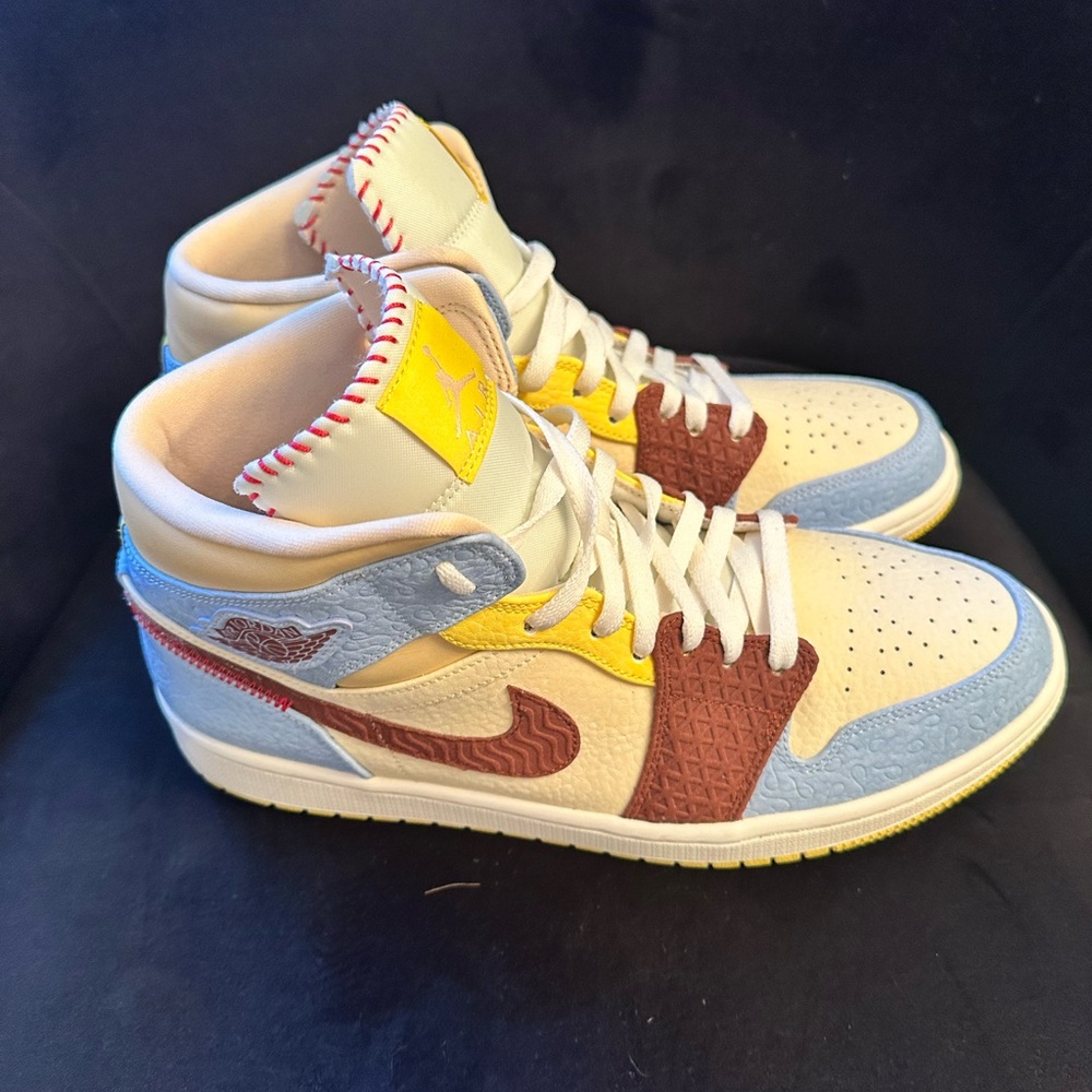 Jordan 1 Mid SE  Fearless Maison Chateau Rouge